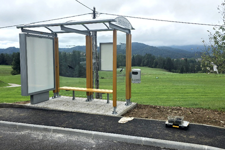 HRUŠKARJE  AVTOBUSNO POSTAJALIŠČE NOVI NADSTREŠEK 01C FOTO BOŠTJAN OTONIČAR